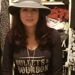 Meet your Posher, Christine